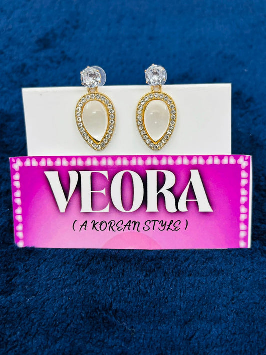 Luxery  design gold colour Earrings set Of 1